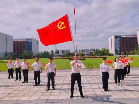 篮球运动员营救